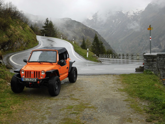 Für den Urlaub suche ich mir immer die kurvigsten Straßen aus. Die sind Landschaftlich viel interessanter als die Tunnel durch den Berg. Hier auf der Viamala (müßt Ihr unbedingt mal googeln) hat's gerade gepißt.